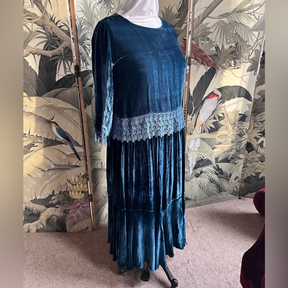 Luxurious Teal Velvet Long Sleeve Dress